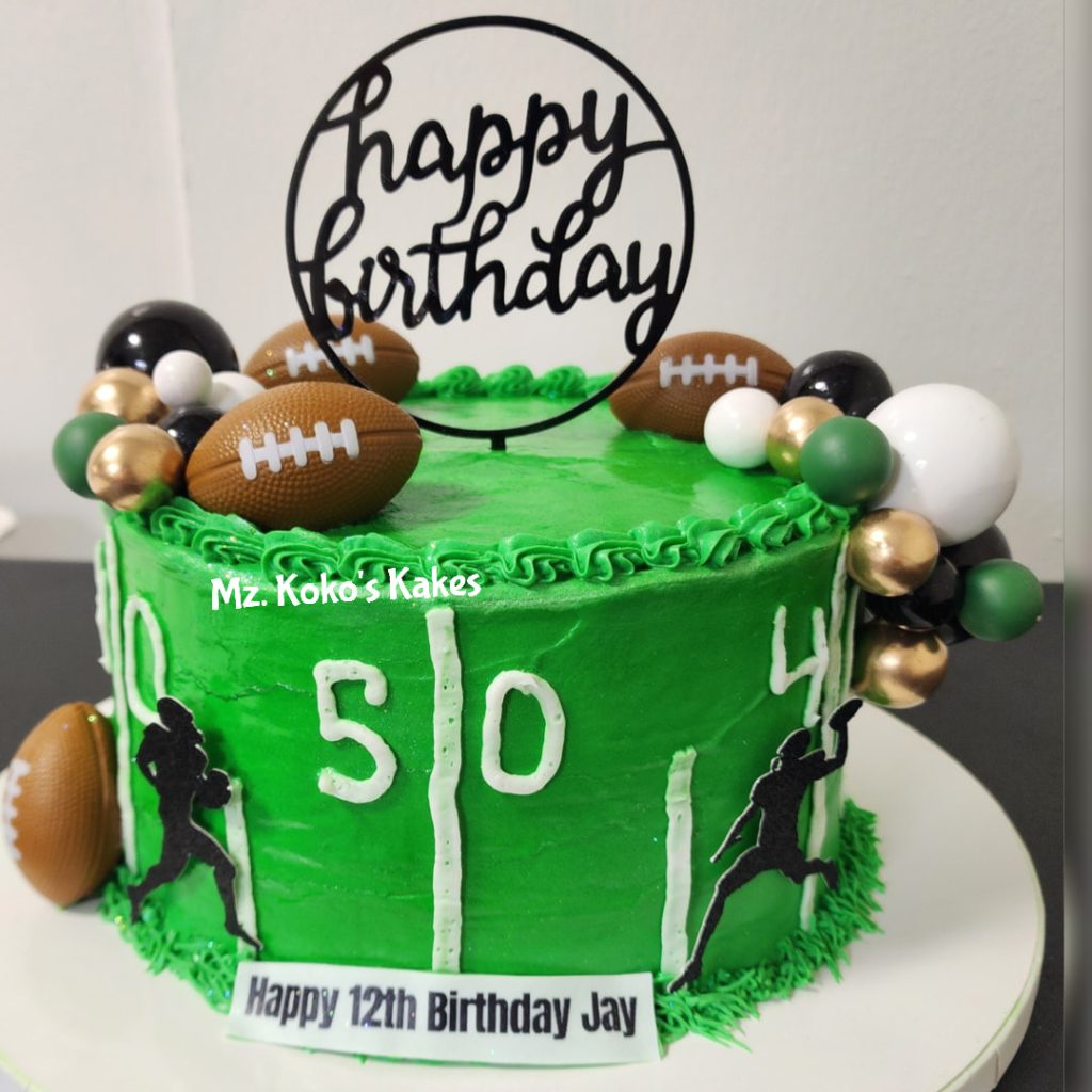 blkbayou-mzkokocakes-footballcake