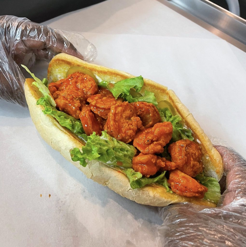blkbayou-trapseafood-poboy